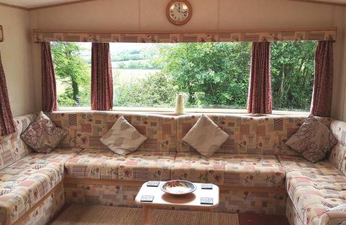 Rhosybol Apartamento | Hedgehog Holiday Home in the countryside, 10 mins to Lligwy beach