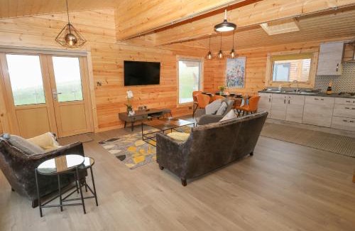 Bacup Casa | Height End Farm Log Cabin