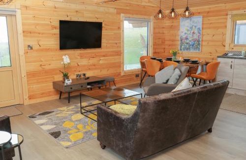 Bacup Casa | Height End Farm Log Cabin