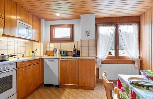 Graechen Apartamento | Heimine by Interhome