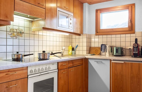 Graechen Apartamento | Heimine by Interhome