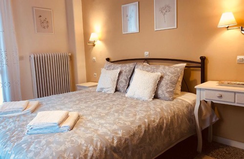 Mikro Chorio Casa | Helidona