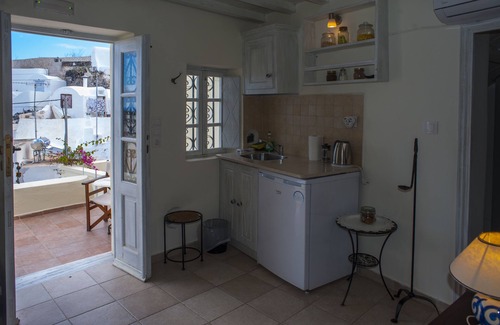 Finikia Hotel | Heliophos Boutique Caves