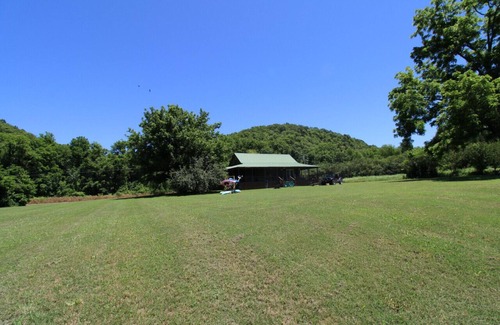 Guion Casa | Hell Creek Cabin on the White River