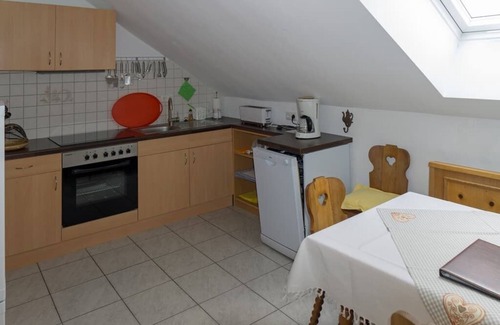 Waldmuenchen Apartamento | Apartamento luminoso (100m2) con jardín y sauna en la casa.