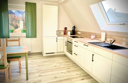 Frensdorf Apartamento | Helle NEU Renovierte Ferienwohnung mit Großer Dachterrasse