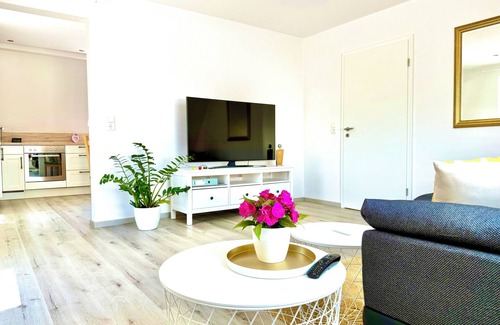 Frensdorf Apartamento | Helle NEU Renovierte Ferienwohnung mit Großer Dachterrasse
