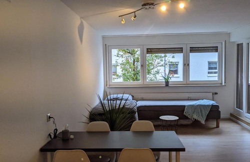 Kirchheim unter Teck Apartamento | Helle offene Innenstadtwohnung mit Balkon