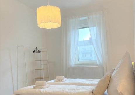 Neu-Ulm Apartamento | Helles City Apartment für Familien & Gruppen