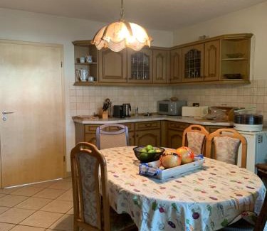 Schenkendobern Casa | Helles Dachzimmer