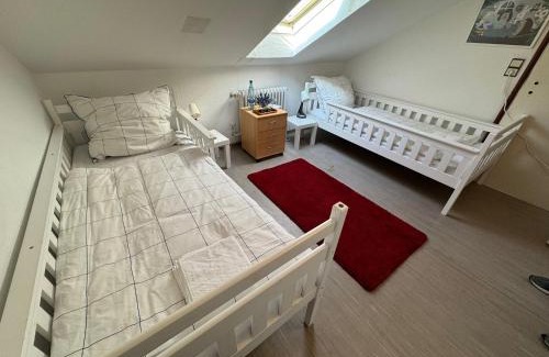 Misburg - Nord Casa | Helles Privatzimmer mit Gemeinschaftsküche und-bad
