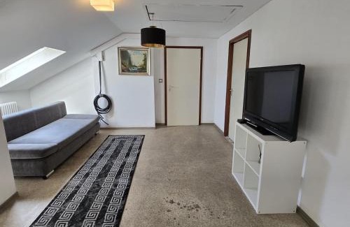 Misburg - Nord Casa | Helles Privatzimmer mit Gemeinschaftsküche und-bad