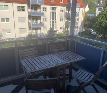 Gelnhausen Otro | Helles Zimmer in Wohnung mit Balkon
