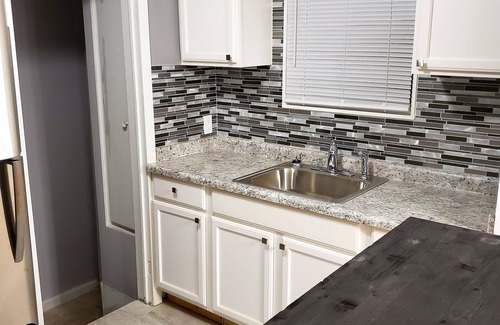 Detroit Casa | HELLO DETROIT! Welocme to our newly renovated 3 bedroom home -14mins to downtown
