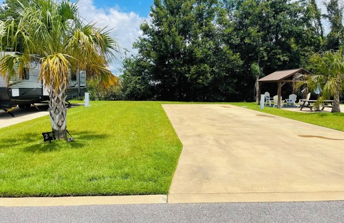 Foley Alquiler De RV | Hello fellow travelers. Join us here at Creekside RV Resort.