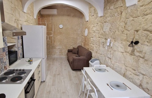 Qormi Casa | Hello Travellers ! Welcome to our spacious and stylish townhouse in Qormi!