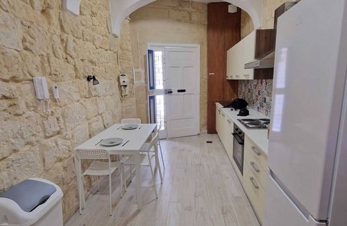 Qormi Casa | Hello Travellers ! Welcome to our spacious and stylish townhouse in Qormi!