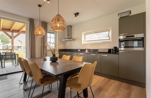 Ossenisse Casa | Hello Zeeland - vakantiewoning Knuitershoek 64
