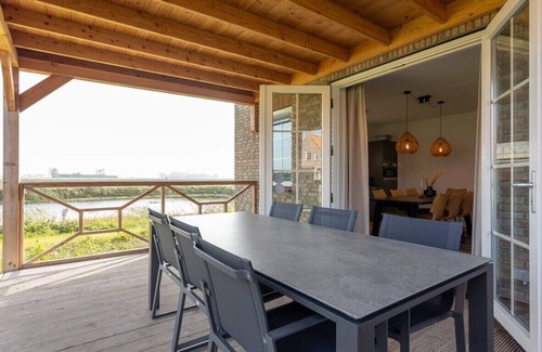 Ossenisse Casa | Hello Zeeland - vakantiewoning Knuitershoek 64
