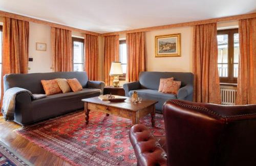 Valtournenche Apartamento | HelloChalet - Maison Paquier - Family Ski Holiday in the resort center