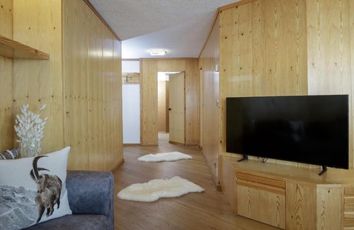 Cervinia Apartamento | HelloCHALET - The View - Ski to door with Matterhorn view