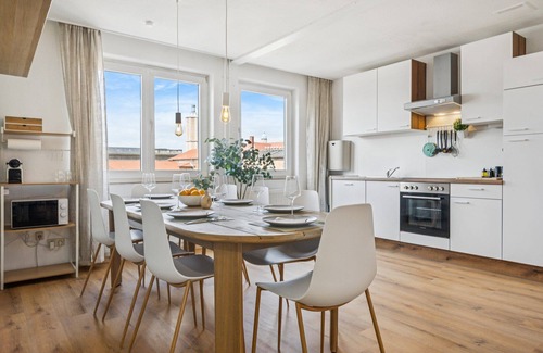 Braunschweig City Center Apartamento | Hellohome Urban Design Apartment by the Castle 115 sqm Kicker