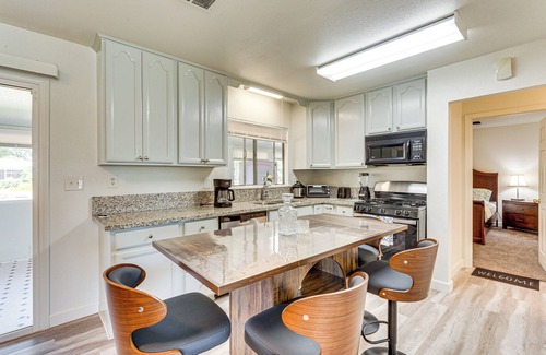 Hemet Casa | Hemet Retreat w/Peak Views + 2 Saunas