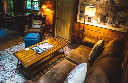 Logan Cabina | Hemlock | Hocking Hills