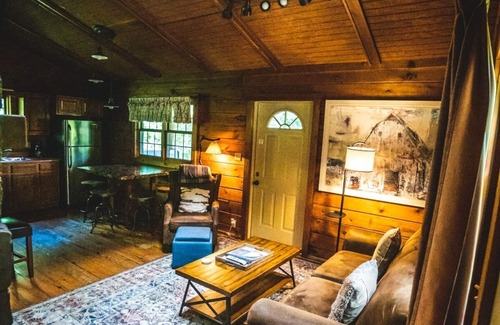 Logan Cabina | Hemlock | Hocking Hills