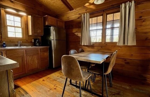 Logan Cabina | Hemlock | Hocking Hills