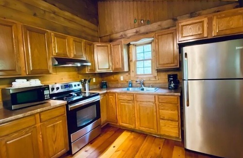 Logan Cabina | Hemlock | Hocking Hills