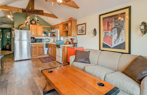 Lake Harmony Estates Casa | Hemlock in Harmony by AvantStay | Steps to Lake