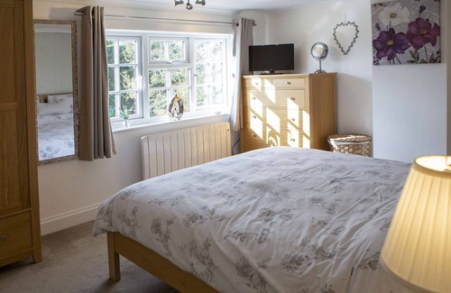 Hemsby Casa | Hemsby Cottage With spa Bath and Private Garden