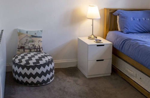 Hemsby Casa | Hemsby Cottage With spa Bath and Private Garden