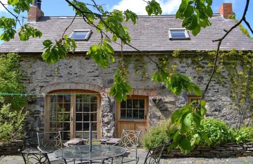 Bodorgan Casa | Hen Dy Goits