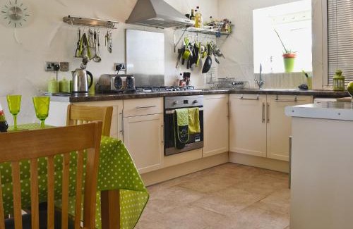 Pen-y-sarn Casa | Hen Efail