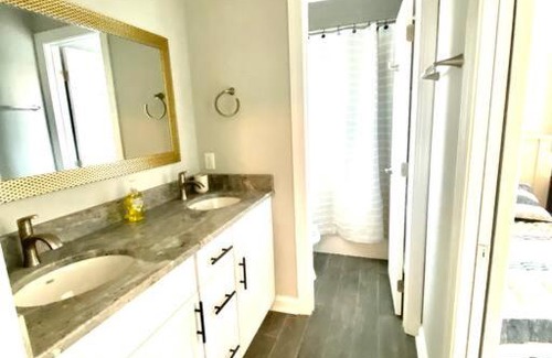 Wrightsville Beach Villa | Henderson Haven 4 BR/3 BA Villa, Steps to Beach