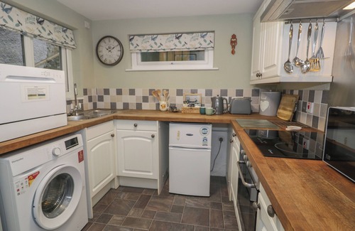 Beddgelert Casa | HENFRO, pet friendly, with open fire in Beddgelert