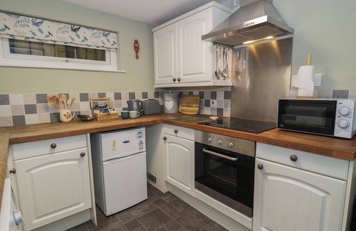 Beddgelert Casa | HENFRO, pet friendly, with open fire in Beddgelert