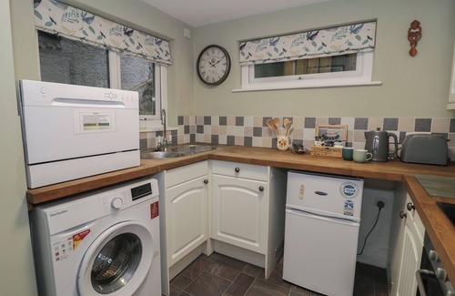 Beddgelert Casa | HENFRO, pet friendly, with open fire in Beddgelert