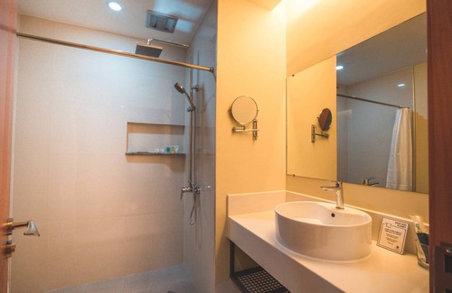 Dumaguete Hotel | Henia Hotel