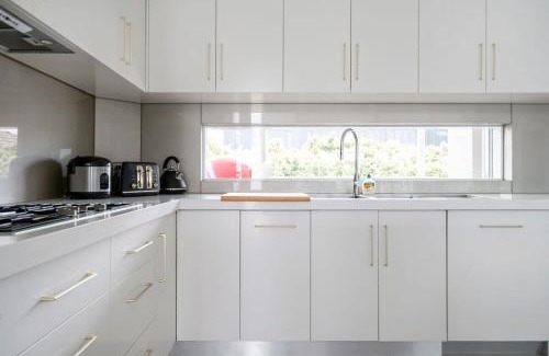 Rodd Point Casa | Henley Haven Private BBQ Terrace
