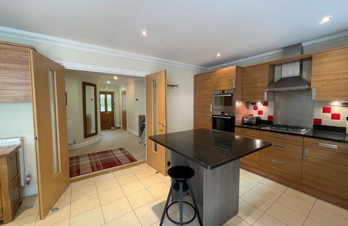 Peppard Common Casa | Henley, Spectacular, Spacious Four Bedroom House