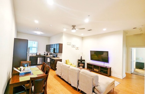 Round Rock Condominio | Henna2BD2B Condo Pool Furnished