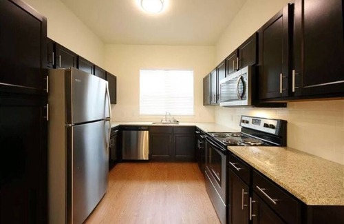 Round Rock Condominio | Henna2BD2B Condo Pool Furnished