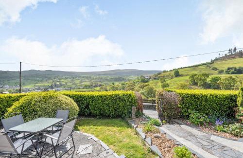 Manod Casa | Henrhiw Bach