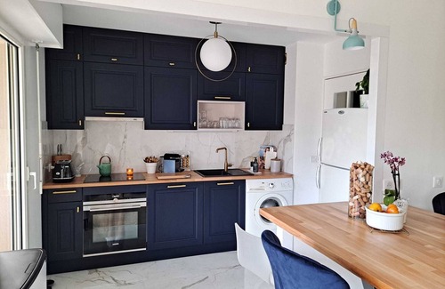 Prado - Republique Condominio | HENRI CAMILLE REAL ESTATE -Beautiful one bedroom swimming pool and parking