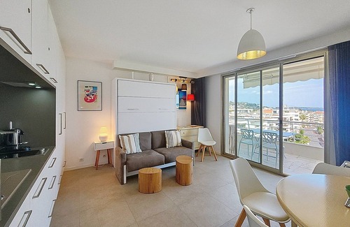 Pointe Croisette Condominio | HENRI CAMILLE REAL ESTATE -ARMOR - Sea view, big terrace, sunny 1 bedroom