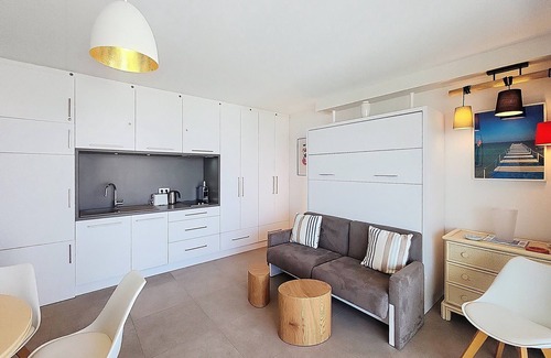 Pointe Croisette Condominio | HENRI CAMILLE REAL ESTATE -ARMOR - Sea view, big terrace, sunny 1 bedroom