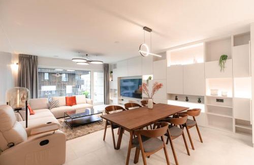 Cessange Apartamento | Henry's Appt with a private Suite 412 - Shared kitchen